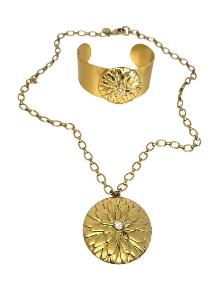 Vintage Gold-Tone Necklace & Bracelet Set With Floral Design & Rhinestones